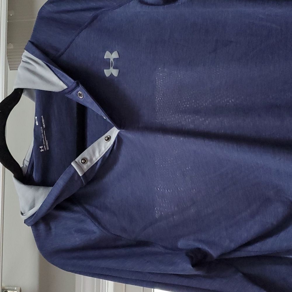 Long Sleeve Hooded Under Armour Shirt With Logo On Sleeve